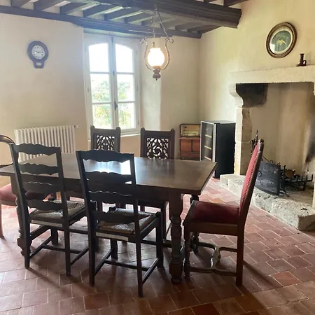 Le Bourg Casa de Férias *